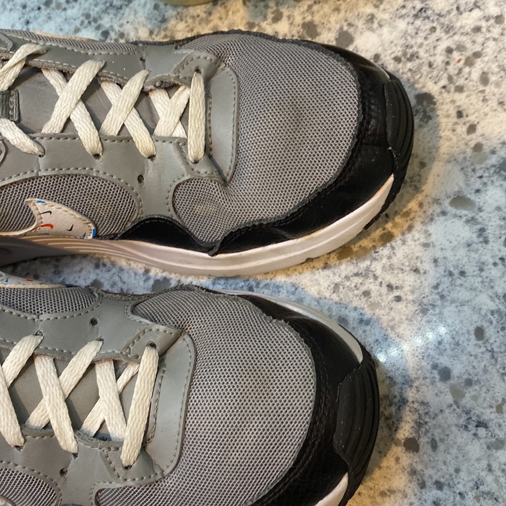 Nike Air Max SC Kid’s Size 6.5y Grey/Multi-Color Athletic Shoes (DM7592-001) - Picture 2 of 8